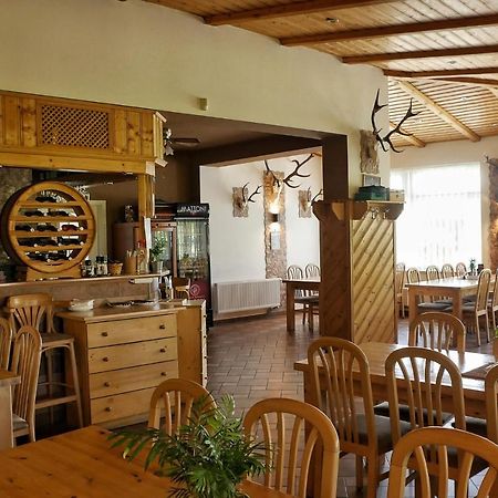 Penzion-Restaurant U Svabku ตาโคฟ ภายนอก รูปภาพ