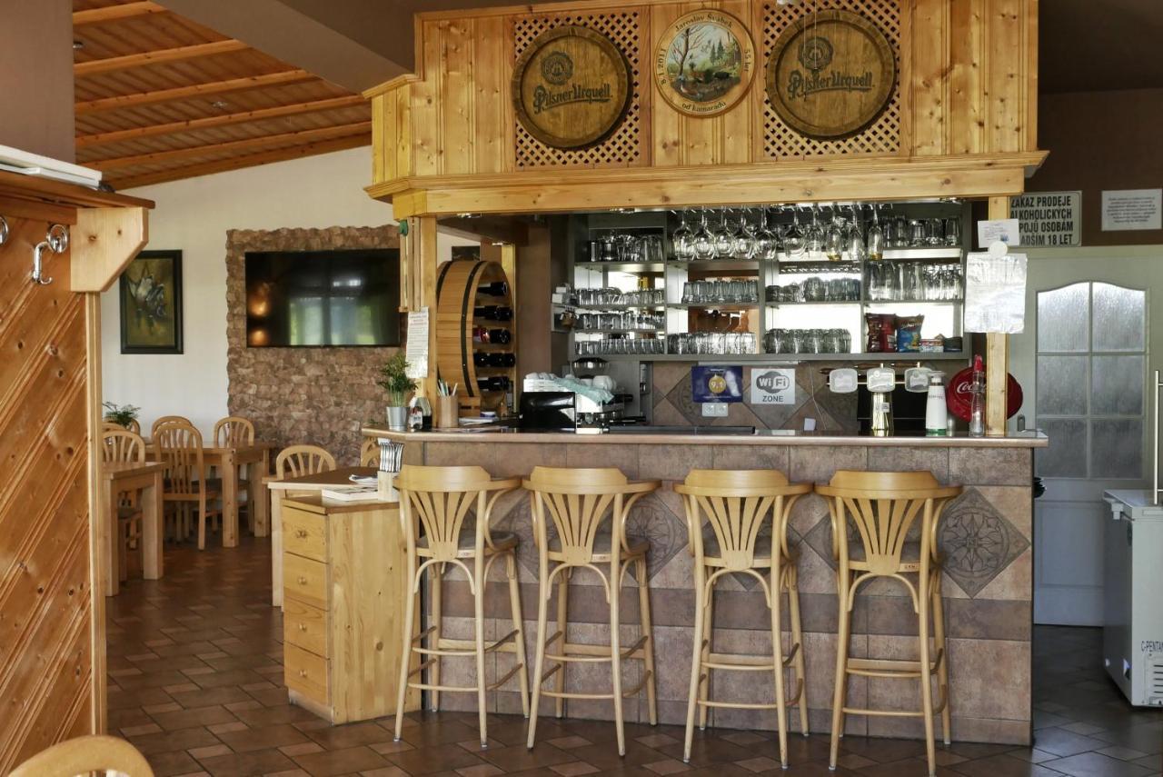 Penzion-Restaurant U Svabku ตาโคฟ ภายนอก รูปภาพ